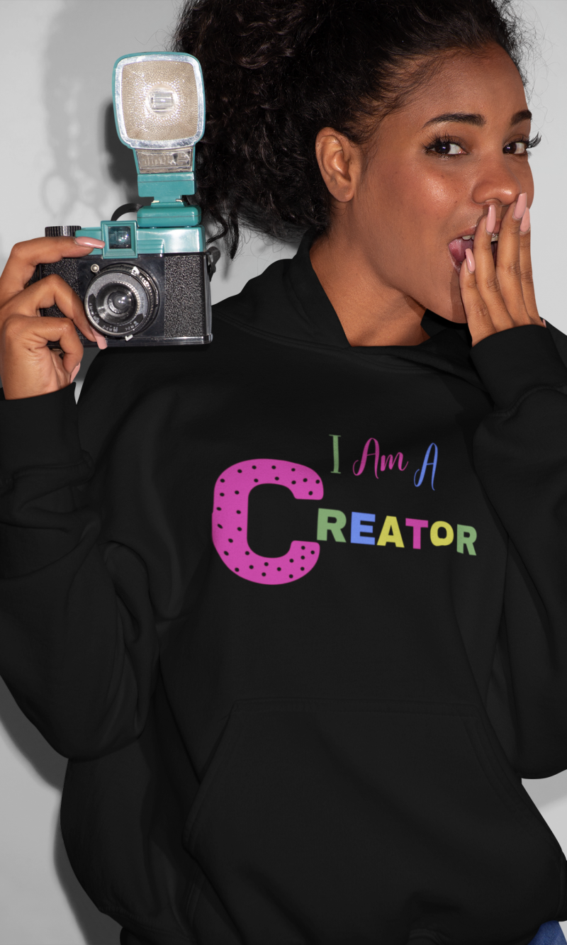 hoodie-mockup-featuring-a-girl-posing-with-a-camera-21914